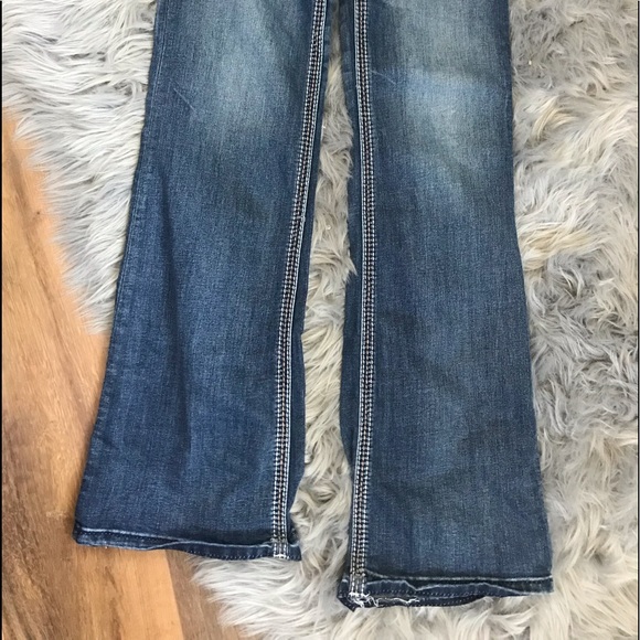 Woman’s Rock Revival Jeans - Picture 5 of 6